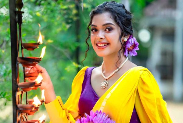 කහ කිරිල්ලියක් වගේ ලස්සන අභිලාෂි